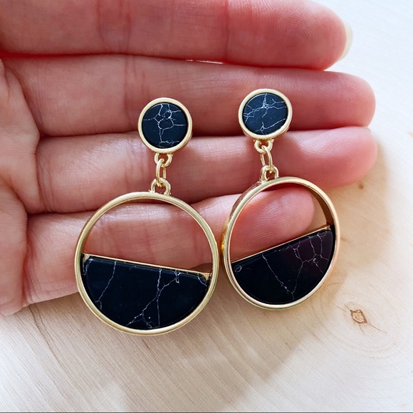 🎀 NEW • Round Geometric Dangle Marble Earrings - Picture 2 of 6